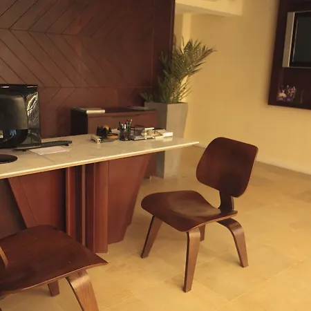 Mono Hotell 2*