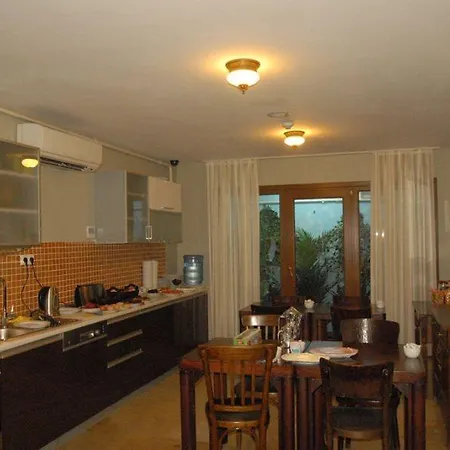 Hotel Mono 3*